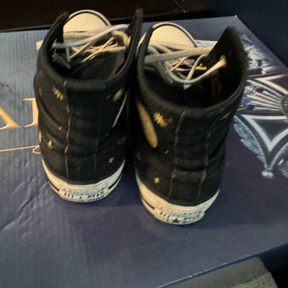 Converse - Picture 3 of 5